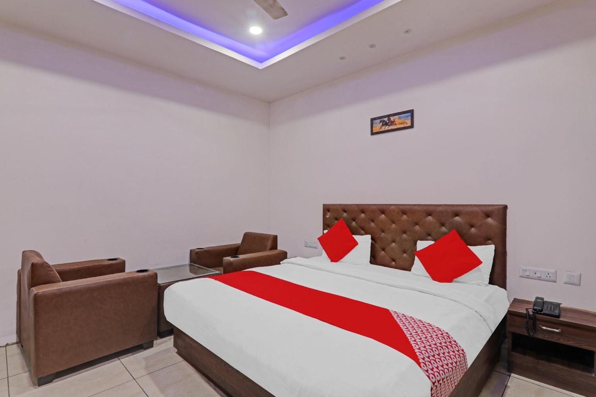 Super Hotel O Satya Shiv Inn Banthra Sikandarpur Экстерьер фото