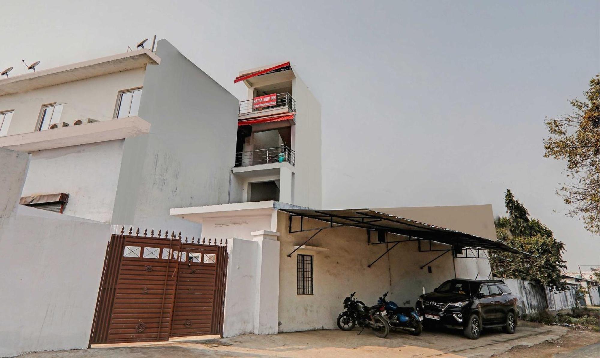 Super Hotel O Satya Shiv Inn Banthra Sikandarpur Экстерьер фото