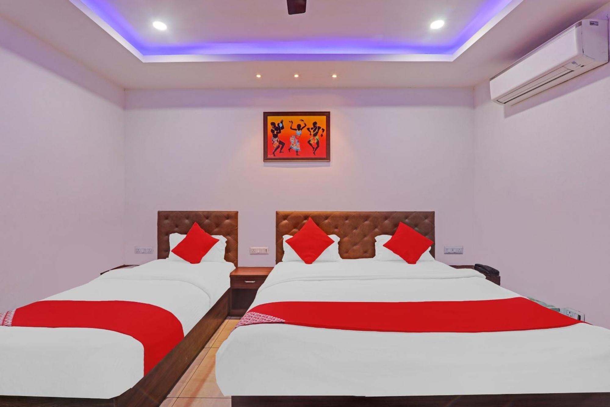 Super Hotel O Satya Shiv Inn Banthra Sikandarpur Экстерьер фото